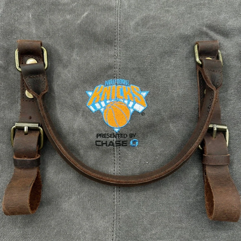 New York Knicks Chase Canvas Leather Duffel Bag Travel Weekender Gym Bag Gray
